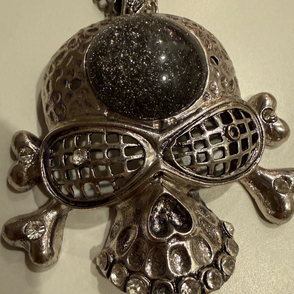 Silver Skull Pendant Necklace - Picture 3 of 5